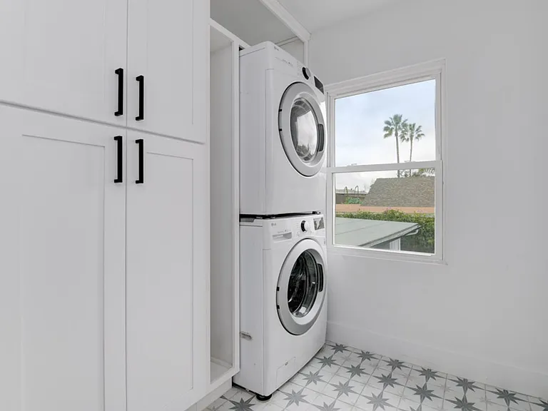 351 Eucalyptus Ave — Photo 5