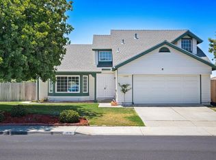1579 Mission Meadows Dr, Oceanside, CA 92057
