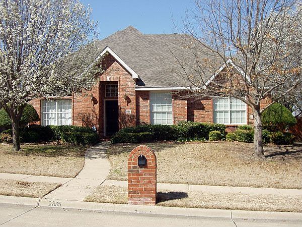 1st image of 2835 Lincolnshire Dr