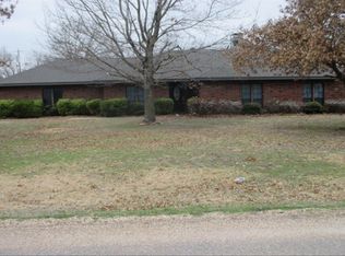139 Stagecoach Dr, Red Oak, TX 75154