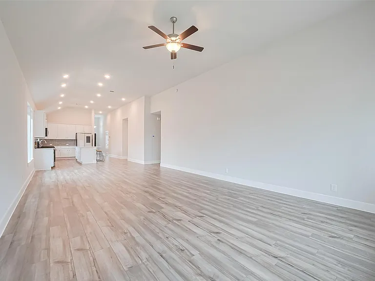 200 Catalina Cove Dr — Photo 12