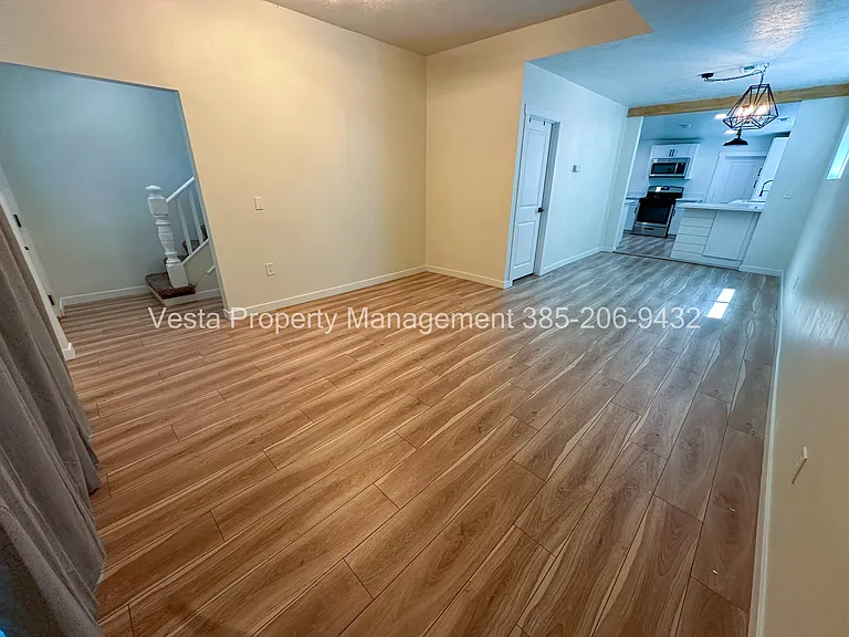 2538 Orchard Ave — Photo 5