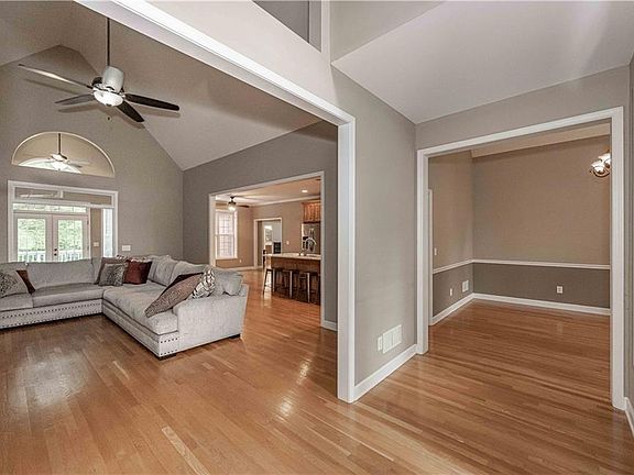 3rd image of 1400 Daniel Rd