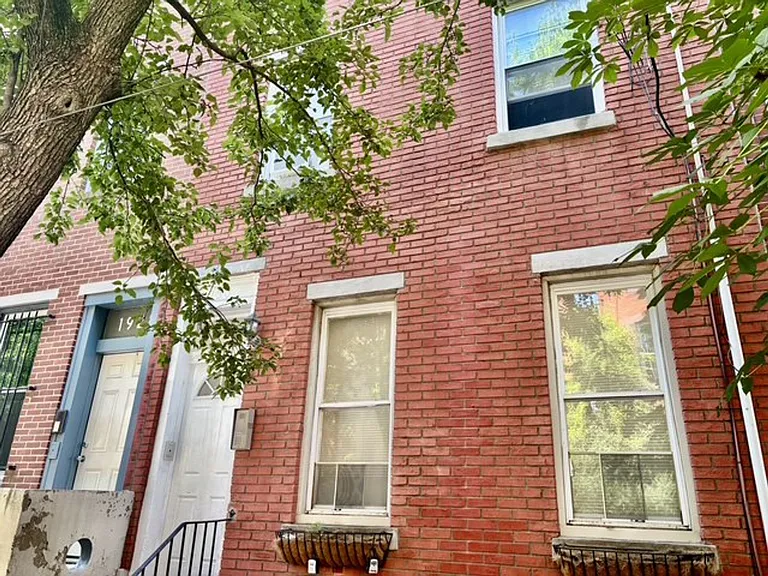 1930 Bainbridge St — Photo 12