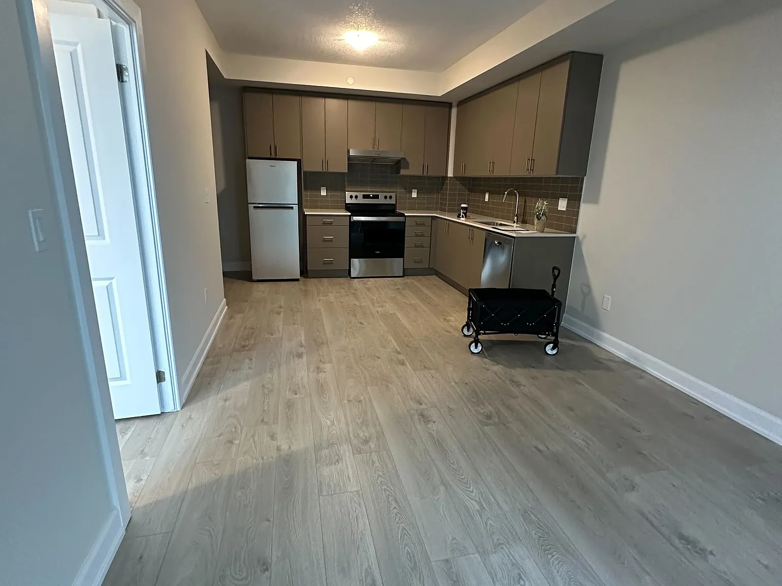 1 bed, $2,300 — Photo 3