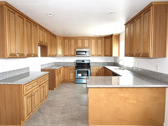 3rd image of 8875 Palmetto Ave