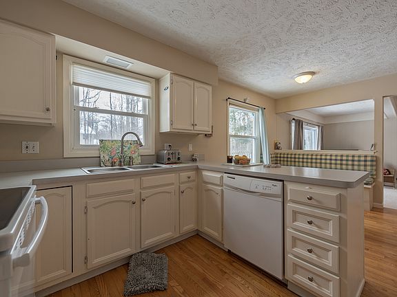 5th image of 31700 Cheswick Pl