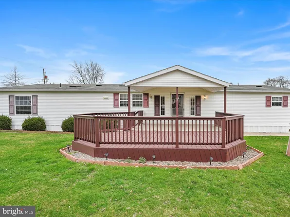 101 Lilly Dr, Ephrata, PA 17522