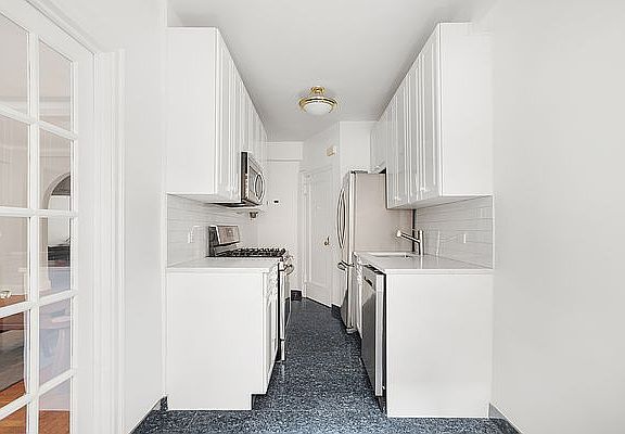 3rd image of 327 Central Park W #8C