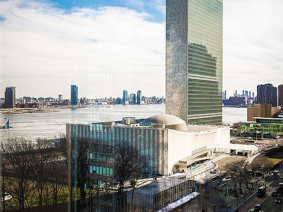 3rd image of 845 United Nations Plz APT 15D