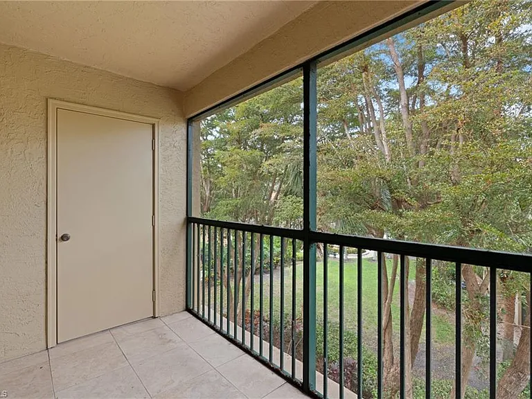 8940 Colonnades Ct E #734 — Photo 1