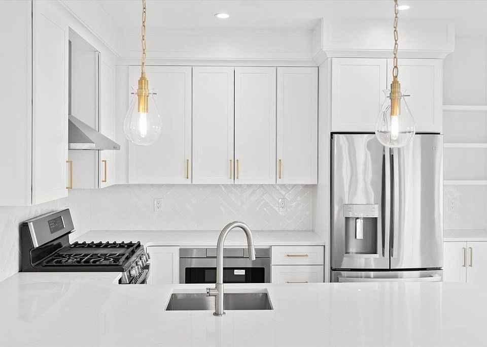 1st image of 197 Vine St #2