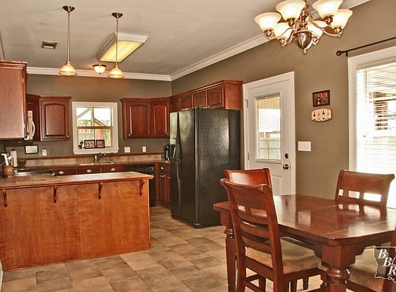 4th image of 6253 Longwood Ln