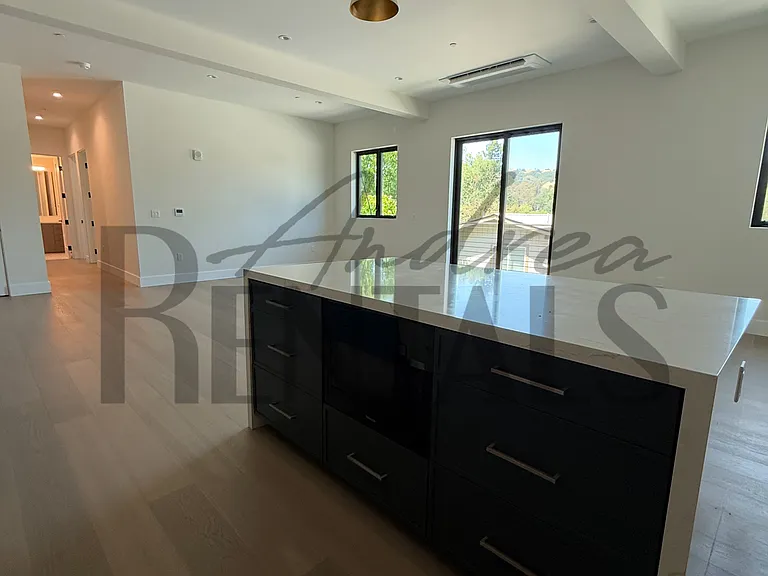 950 Hough Ave #302 — Photo 8