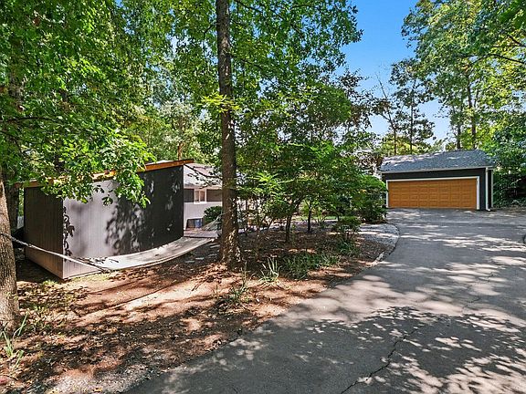 3rd image of 603 Smith Level Rd