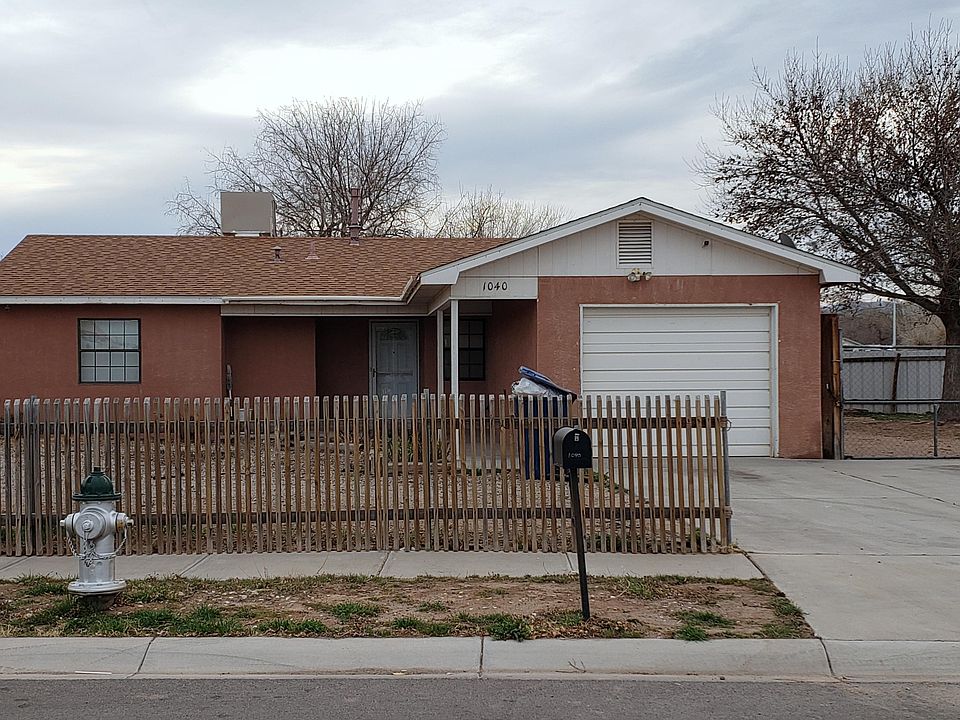 2nd image of 1040 Aspen Dr SE