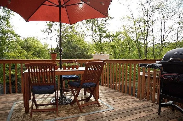 Spacious deck backs to trees