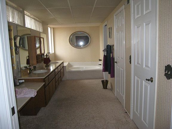 Master bedroom bath