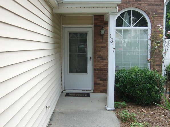 1317 Parkside Club Dr
