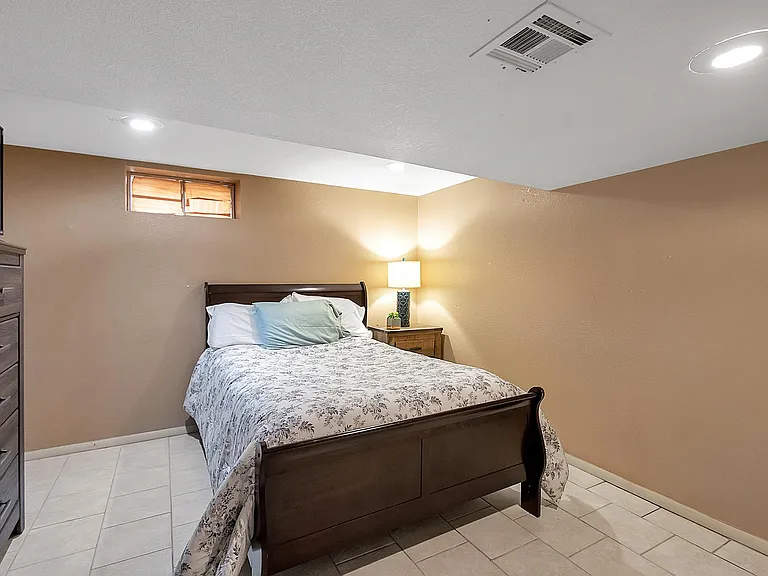 531 S Volutsia Ave — Photo 13
