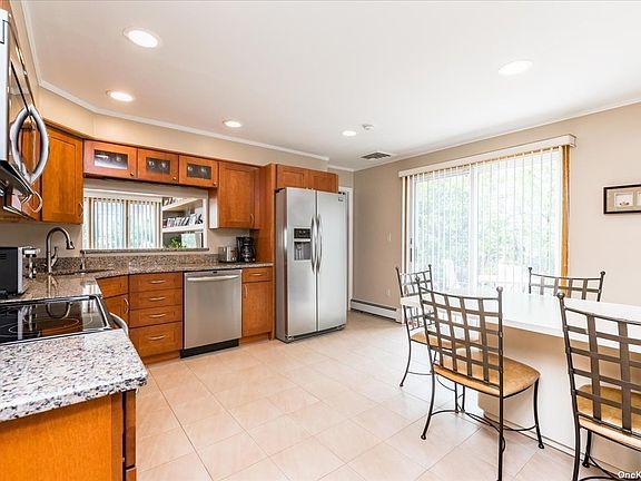 4th image of 2752 Lincoln Blvd