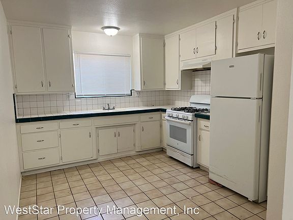 3rd image of 1050 Gaviota Ave APT 1