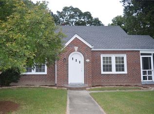 215 E Poplar St, Mount Airy, NC 27030