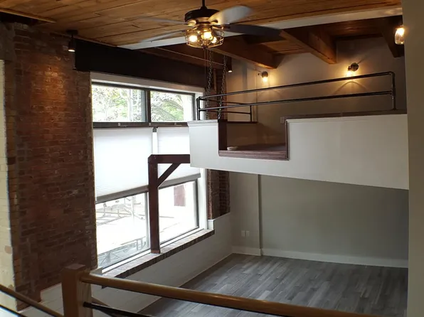 24 Norman St APT 111, Salem, MA 01970