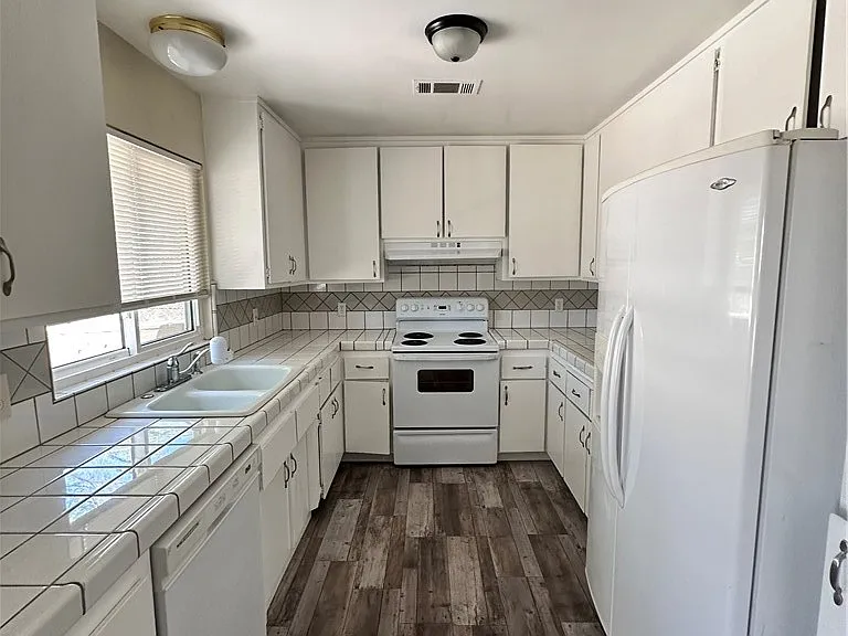 13806 Red Hill Pl — Photo 2