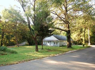 35W710 Woodlawn Ave, St Charles, IL 60174