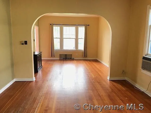 2813 Bent Ave — Photo 2