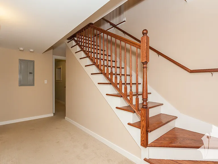 815 W Newport Ave #1R — Photo 13