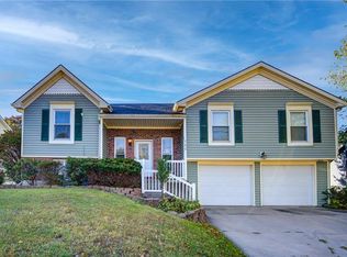 725 Fawn Creek St, Leavenworth, KS 66048