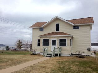 18 Stockbridge St, Saint Ignace, MI 49781
