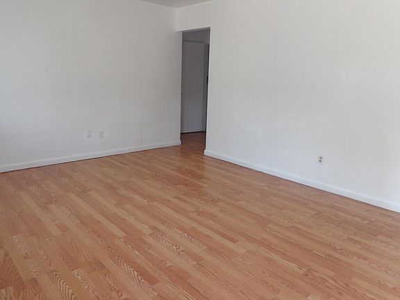5th image of 317 Grand Ave