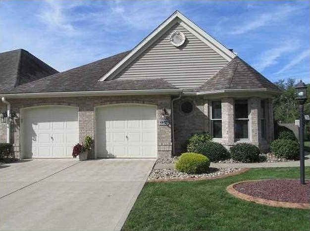 1st image of 2204 Hunt Club Dr