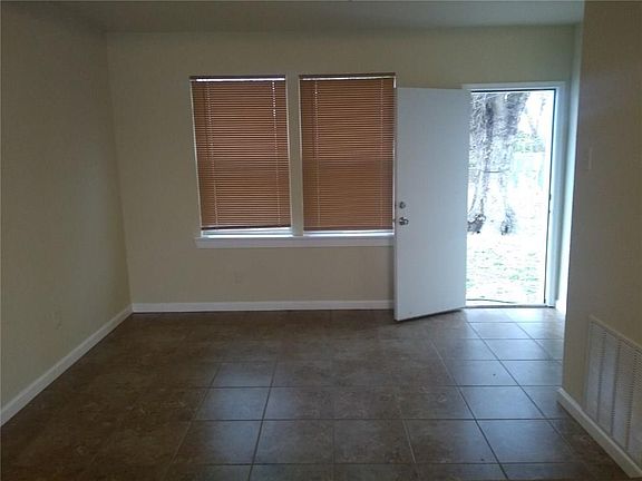 3rd image of 3533 S Naylor Cir