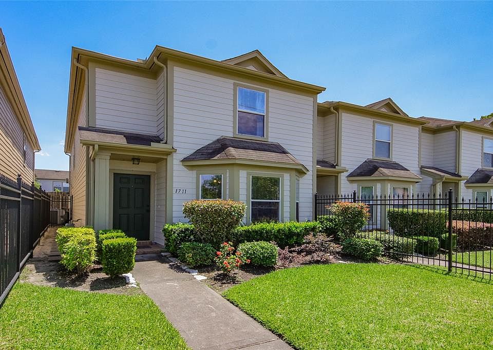 1st image of 1711 Redwing Pines Dr