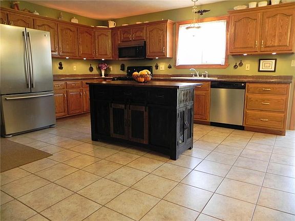 3rd image of 10944 Oakgrove Ave
