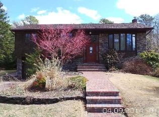 8 Hindes Ct, Smithtown, NY 11787