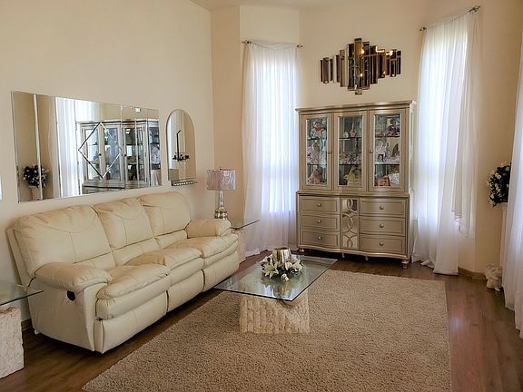 2nd image of 2405 Red Oak Ct