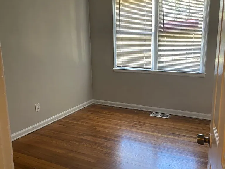 1799 S Gordon St SW — Photo 16