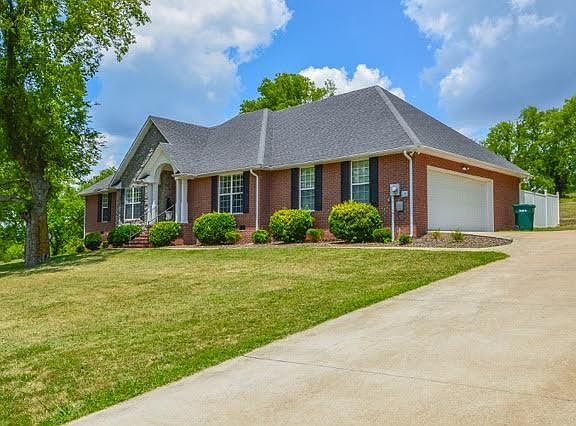 2nd image of 122 Stonecreek Dr