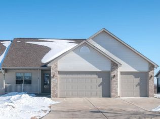 391 Kelvington Dr #391, Sun Prairie, WI 53590