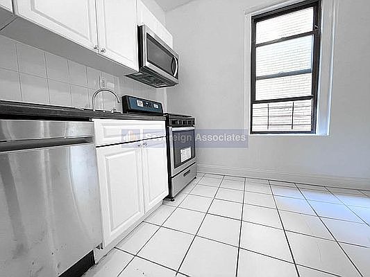 4th image of 106 Fort Washington Ave APT 4L