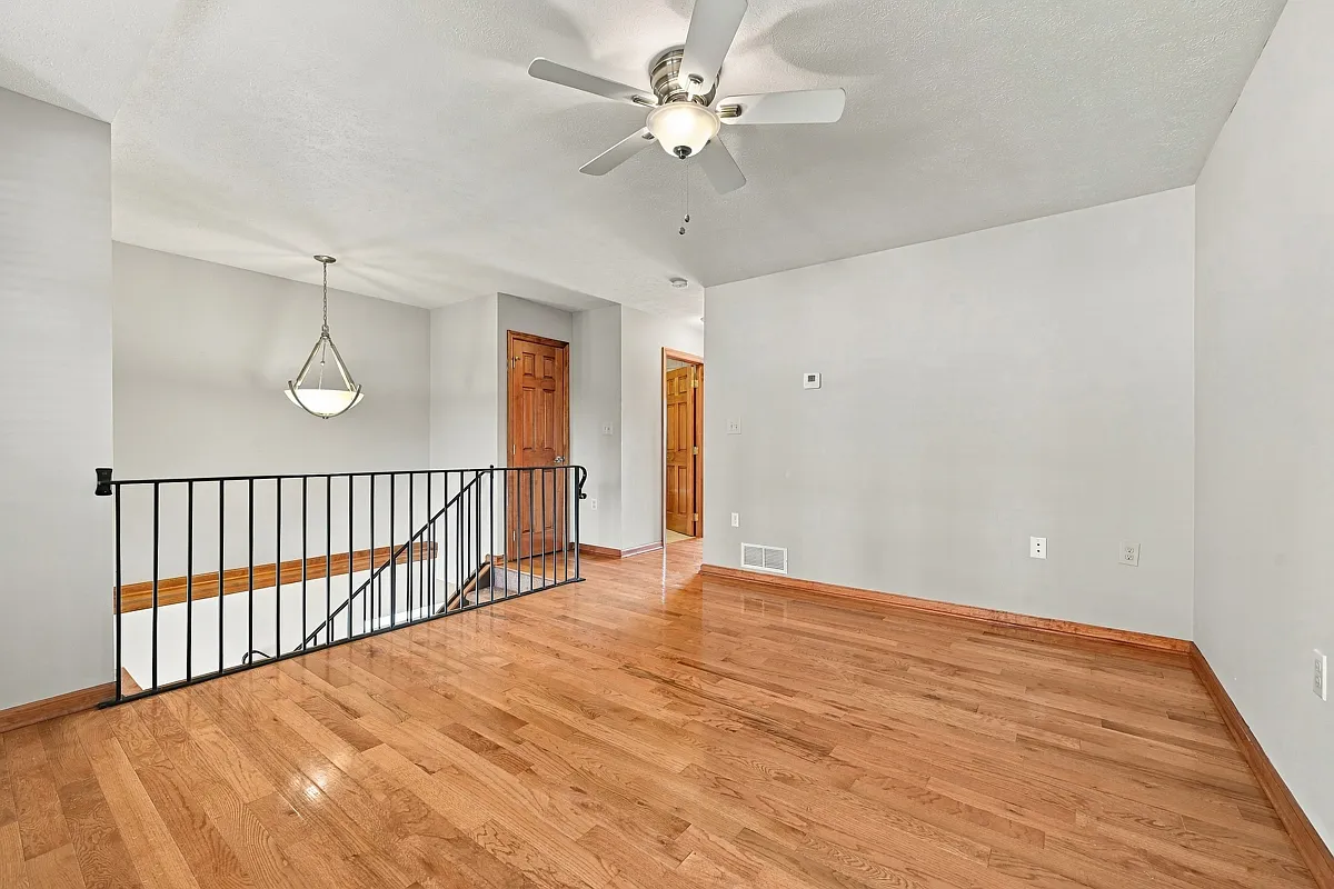 3 bed, 1.5 bath, 1160 sqft, $1,795 — Photo 4