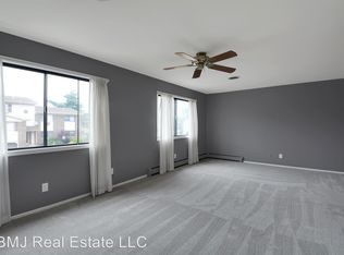 5131 W 82nd Ct APT A, Crown Point, IN 46307