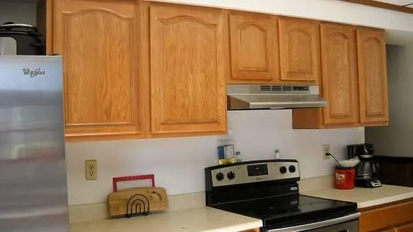 306 E College St — Photo 12