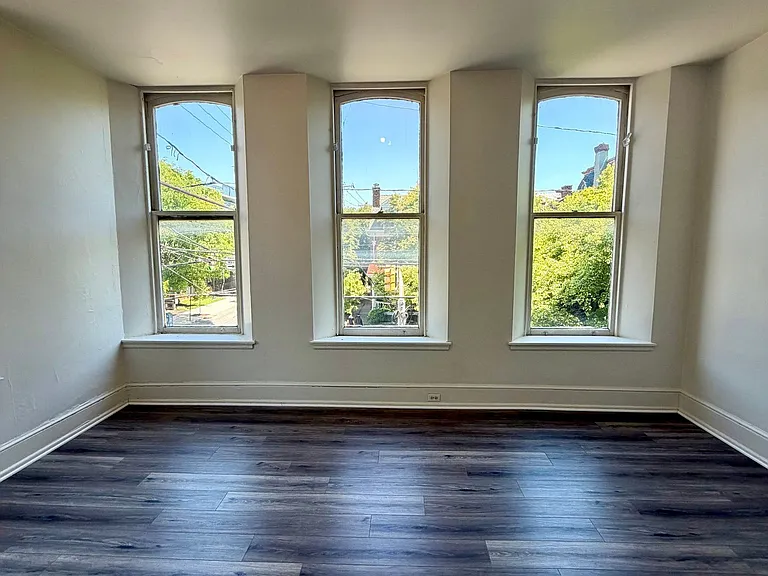 446 N Duke St #2F — Photo 4