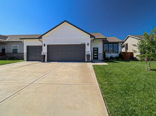 1209 E Prairie Hill Ct, Wichita, KS 67219